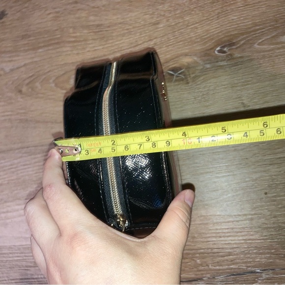 Victoria's Secret Lip-Shaped Cosmetic Pouch bag - Picture 6 of 6